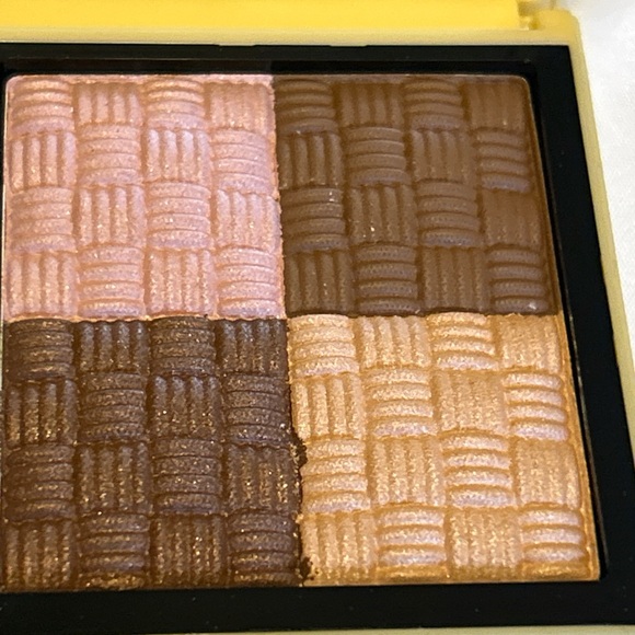 Ready To Wear TWIN SET COMPACT WITH BLUSH, EYELINER, EYESHADOW FULL SIZE PEACH - Picture 4 of 4